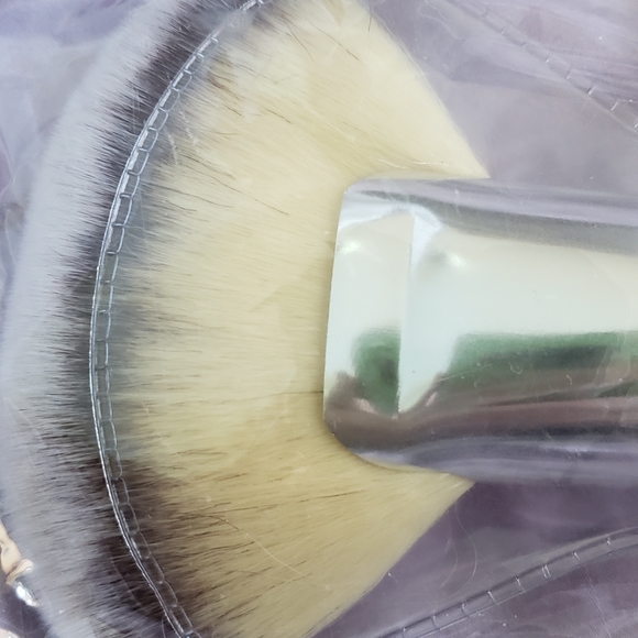 IT COSMETICS CC + Radiance Ombre Bronzer BNIB, WITH LG FAN BRUSH. SUMMER READY! - Picture 8 of 11